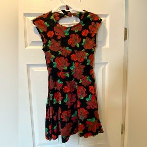 EUC Aritzia (Talula/Wilfred) fit and flare, stretch mini dress (M)